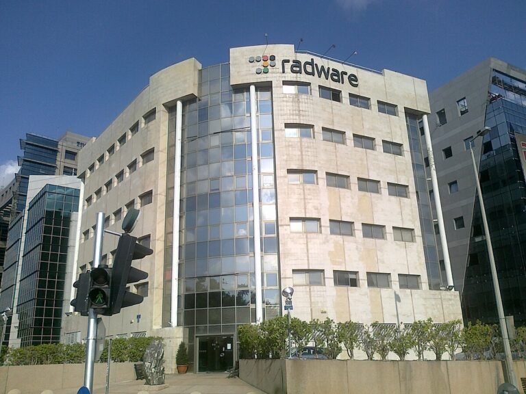 Radware Walk-In Drive